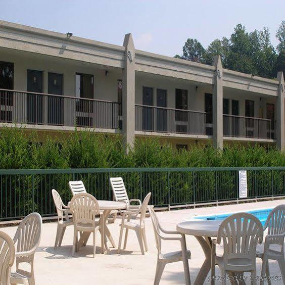 Hotel Red Roof &